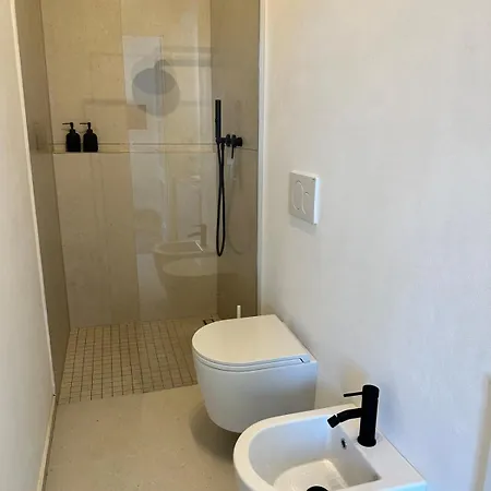 Lakefront Design-apartment
