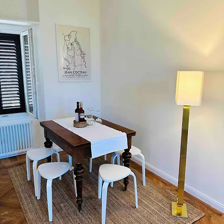 Lakefront Design-apartment *
